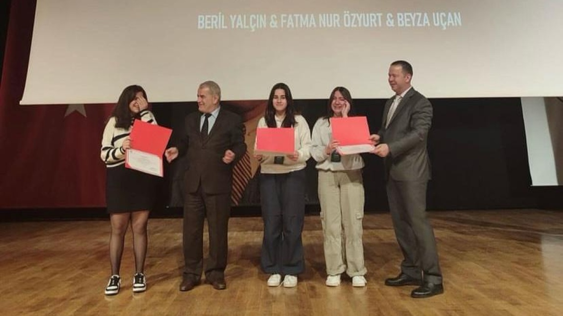 Okulumuz TÜBİTAK Lise Öğrencileri Araştırma Projeleri Yarışmaları Antalya Bölge Finallerinde 1. olmuştur öğrencilerimizi tebrik ediyoruz.